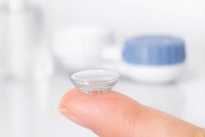 Kính áp tròng (lens)